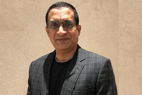 Raghu Krishnamoorthy head shot